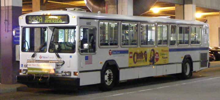 Metro Transit Gillig Phantom 660